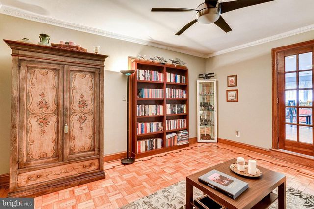 8212 OLD GEORGETOWN RD, Bethesda, MD 20814