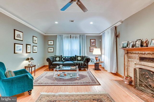 8212 OLD GEORGETOWN RD, Bethesda, MD 20814