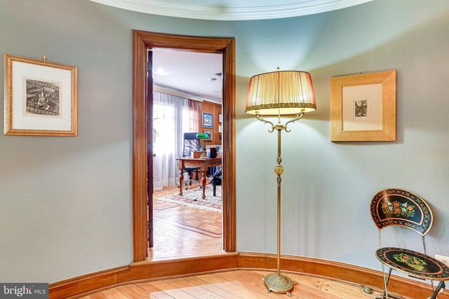 8212 OLD GEORGETOWN RD, Bethesda, MD 20814