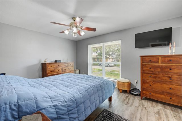 4313 Braggs Dr, Corpus Christi, TX 78413