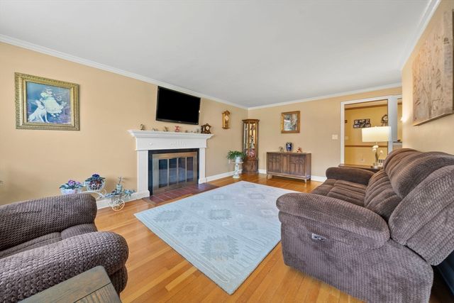 36 Ellis Street, Woburn, MA 01801