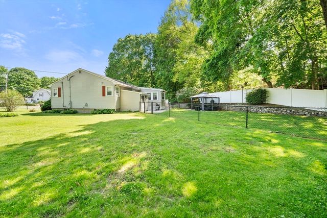 36 Ellis Street, Woburn, MA 01801