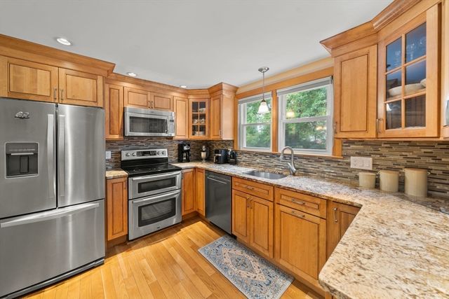 36 Ellis Street, Woburn, MA 01801