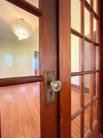 405 E 28th Street, Houston, TX 77008