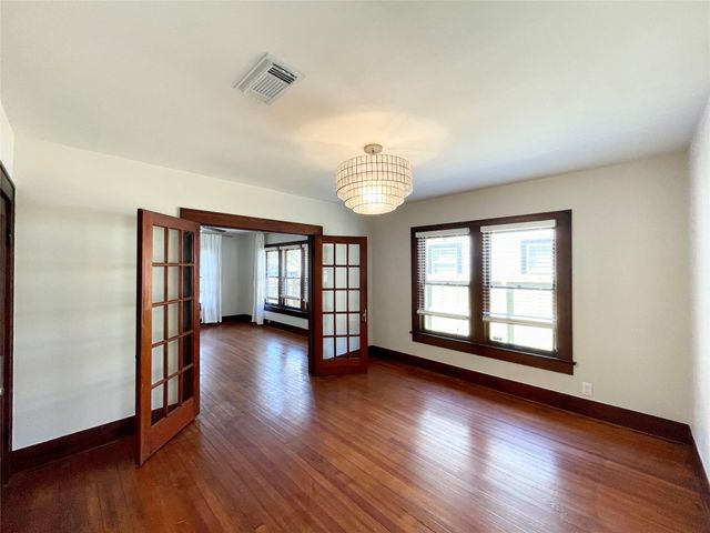405 E 28th Street, Houston, TX 77008