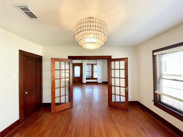 405 E 28th Street, Houston, TX 77008