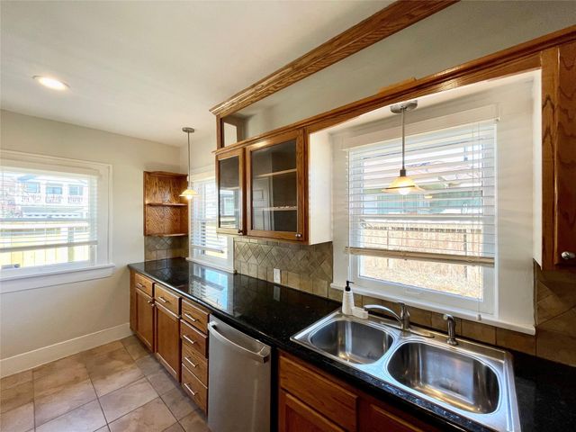 405 E 28th Street, Houston, TX 77008