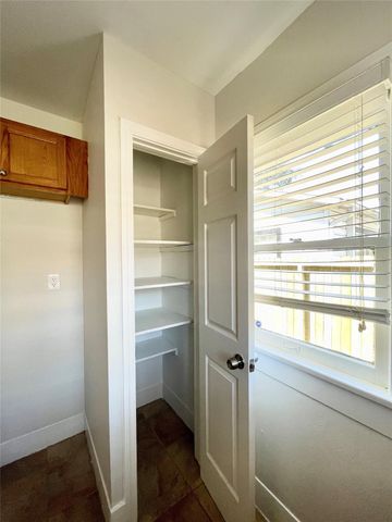 405 E 28th Street, Houston, TX 77008