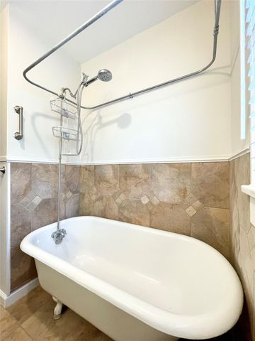 405 E 28th Street, Houston, TX 77008