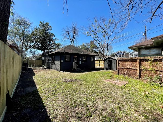 405 E 28th Street, Houston, TX 77008