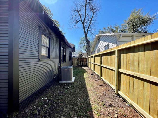405 E 28th Street, Houston, TX 77008