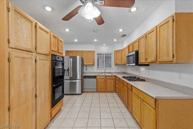 829 Vincent Way, Las Vegas, NV 89145