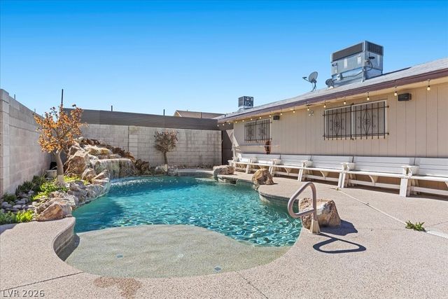 829 Vincent Way, Las Vegas, NV 89145