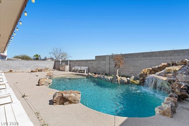 829 Vincent Way, Las Vegas, NV 89145