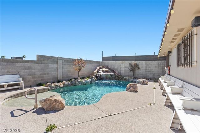 829 Vincent Way, Las Vegas, NV 89145