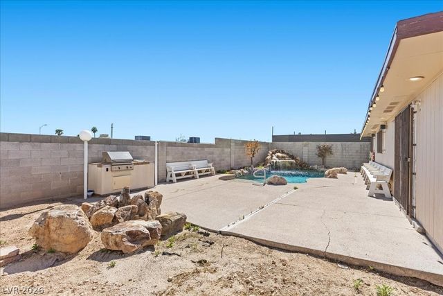 829 Vincent Way, Las Vegas, NV 89145