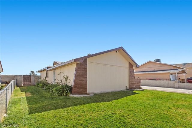 829 Vincent Way, Las Vegas, NV 89145
