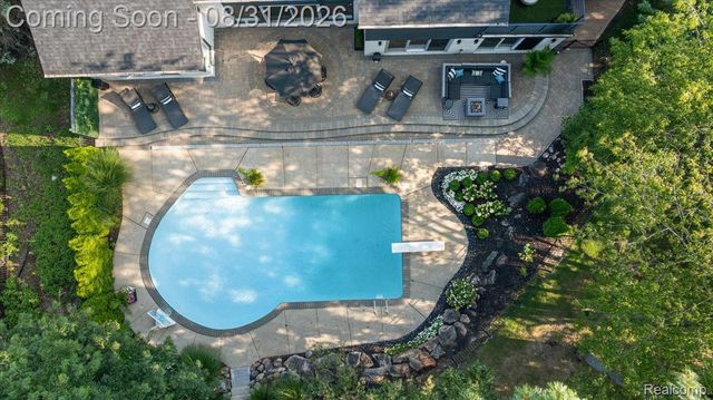 4884 Cider Hill Drive, Oakland Charter Township, MI 48306