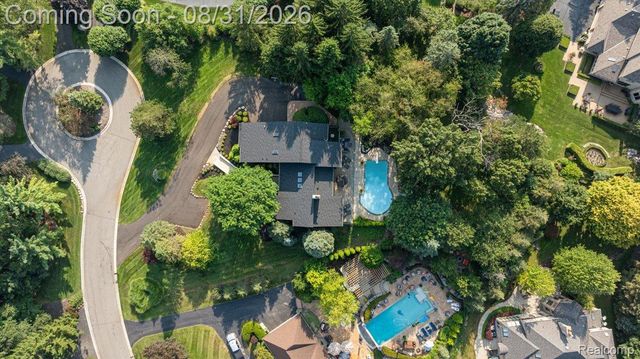 4884 Cider Hill Drive, Oakland Charter Township, MI 48306