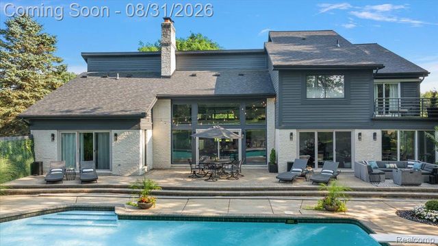 4884 Cider Hill Drive, Oakland Charter Township, MI 48306