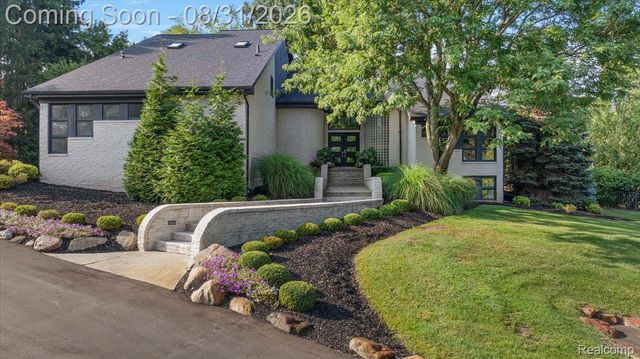 4884 Cider Hill Drive, Oakland Charter Township, MI 48306