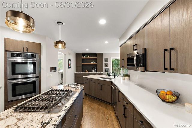 4884 Cider Hill Drive, Oakland Charter Township, MI 48306