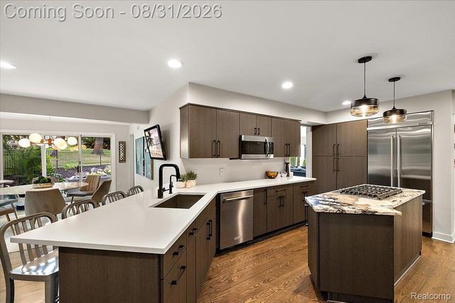 4884 Cider Hill Drive, Oakland Charter Township, MI 48306