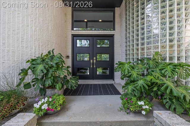 4884 Cider Hill Drive, Oakland Charter Township, MI 48306