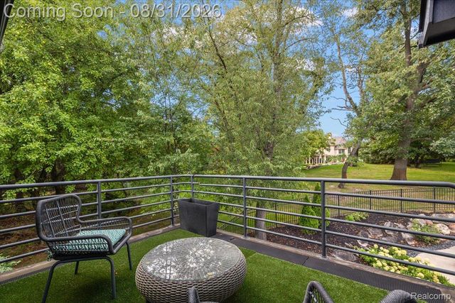 4884 Cider Hill Drive, Oakland Charter Township, MI 48306