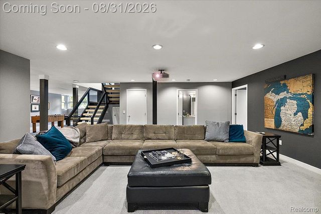 4884 Cider Hill Drive, Oakland Charter Township, MI 48306