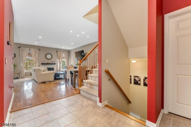 18 La Costa Dr, Clinton Twp., NJ 08801