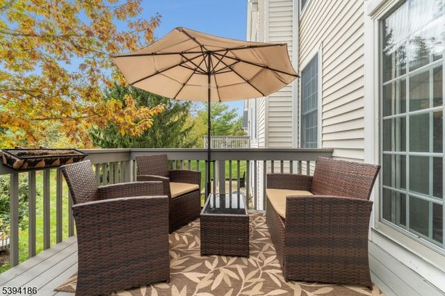 18 La Costa Dr, Clinton Twp., NJ 08801