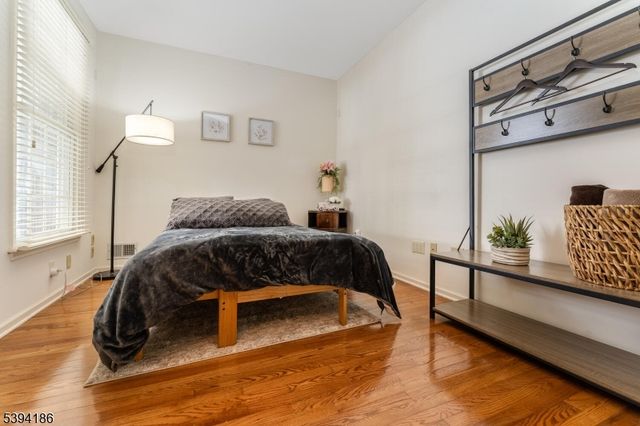 18 La Costa Dr, Clinton Twp., NJ 08801