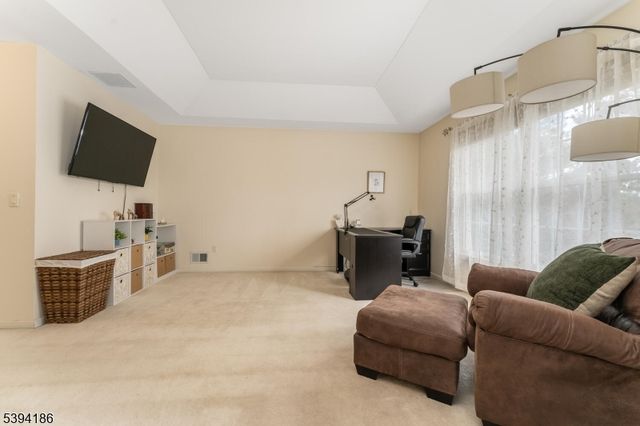 18 La Costa Dr, Clinton Twp., NJ 08801