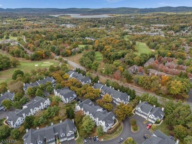 18 La Costa Dr, Clinton Twp., NJ 08801