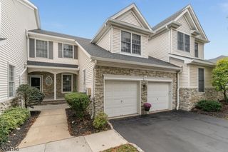 18 La Costa Dr, Clinton Twp., NJ 08801