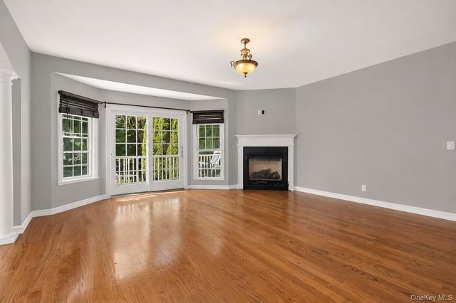 1 Daniels Way, Bay Shore, NY 11706