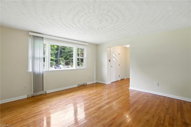 2304 Manning RD, Suffolk, VA 23434