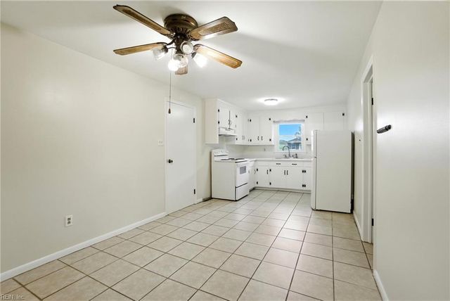 2304 Manning RD, Suffolk, VA 23434