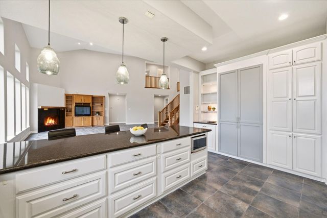 412 Live Oak Lane, Friendswood, TX 77546