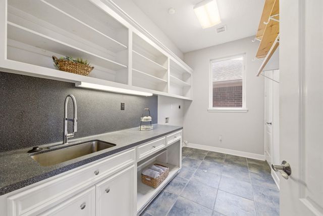 412 Live Oak Lane, Friendswood, TX 77546