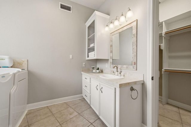 412 Live Oak Lane, Friendswood, TX 77546