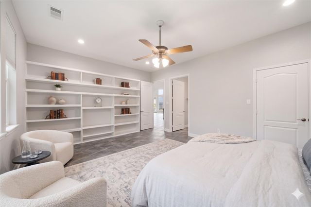 412 Live Oak Lane, Friendswood, TX 77546