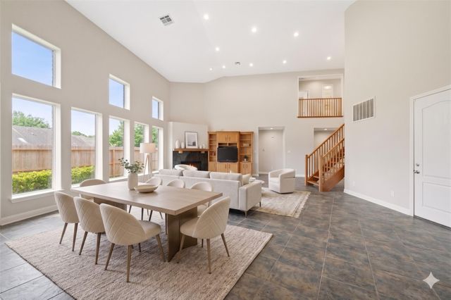 412 Live Oak Lane, Friendswood, TX 77546