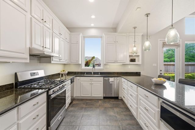 412 Live Oak Lane, Friendswood, TX 77546