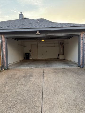 542 Chancellorsville Drive, Mesquite, TX 75149