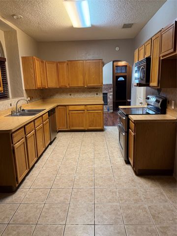 542 Chancellorsville Drive, Mesquite, TX 75149