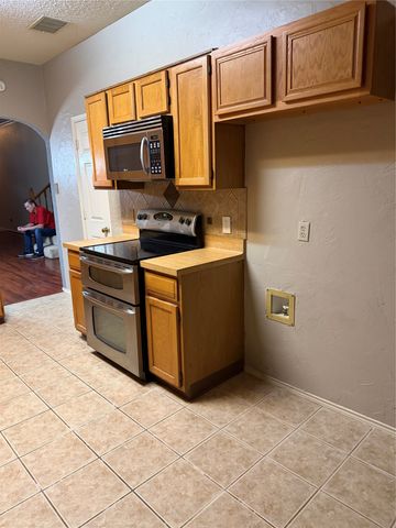 542 Chancellorsville Drive, Mesquite, TX 75149