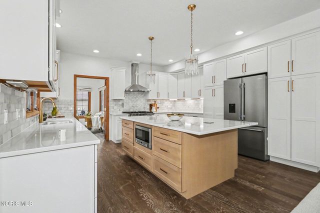 3962 Secluded Ravine Court, Maumee, OH 43537