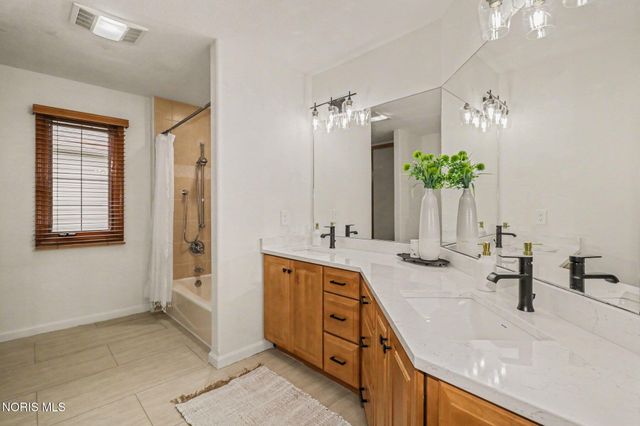 3962 Secluded Ravine Court, Maumee, OH 43537